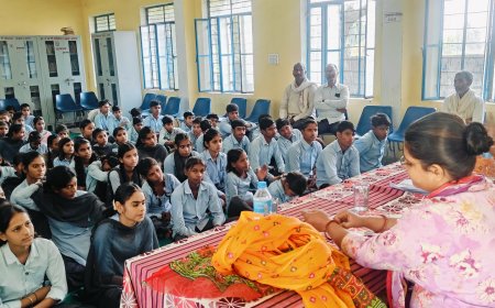 'ट्रांसफॉर्मेटिव ट्यूजडे' अभियान: कठूमर के तीन राजकीय विद्यालयों में लगे विधिक जागरूकता शिविर, बच्चों को सिखाए गए कानूनी दांव-पेच