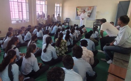 ​'नशा मुक्त भारत अभियान' के तहत हुआ भव्य जागरूकता कार्यक्रम; विद्यार्थियों और शिक्षकों ने ली आजीवन नशे से दूर रहने की प्रतिज्ञा