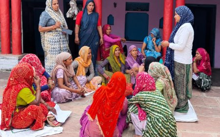 कठूमर: अर्रुवा में आंगनबाड़ी केंद्र पर महिलाओं की जाजम बैठक, 'नारी शक्ति उद्यम प्रोत्साहन योजना' की दी गई जानकारी