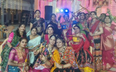 खेरली में खंडेलवाल वैश्य महिला मंडल का भव्य डांडिया उत्सव; रंग-बिरंगे परिधानों में संगीत की धुनों पर देर रात तक झूमें प्रतिभागी