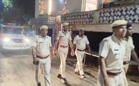 त्योहारों को लेकर राजगढ़ पुलिस अलर्ट मोड पर; शांति व सुरक्षा का संदेश देने निकाला फ्लैग मार्च