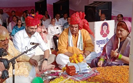 ध्वजारोहण के साथ भरतपुर में 107वें श्री जसवंत प्रदर्शनी एवं पशु मेले का भव्य आगाज:मेले हमारी संस्कृति और रोजगार के बड़े माध्यम-गृह राज्यमंत्री जवाहर सिंह बेढम