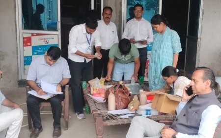 खैरथल में डीएलएसए और खाद्य सुरक्षा विभाग का बड़ा एक्शन: बिना लाइसेंस चल रही दूध डेयरी की आपूर्ति बंद, मिठाइयों के सैंपल लिए