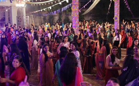 एमजेआरपी विश्वविद्यालय में सजी डांडिया की महफिल: पारंपरिक परिधानों और गरबा की थाप से गूंजा कैंपस, विभिन्न श्रेणियों में विजेताओं को मिला सम्मान