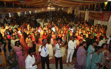 चौरीचौरा: श्रीराम पार्टी लॉन में सजा डांडिया और गरबा का भव्य दरबार, उमड़ी भारी भीड़