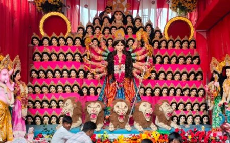 चौरी-चौरा में मां दुर्गा का अद्भुत स्वरूप बना आकर्षण, 108 मुख वाली प्रतिमा के दर्शन को उमड़ रहे श्रद्धालु