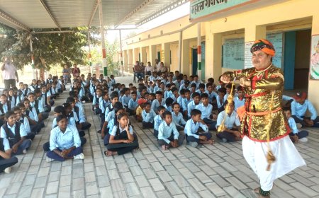 जाखली के महात्मा गांधी विद्यालय में स्वीप कार्यक्रम का आयोजन: रैली निकाल दिया मतदान का संदेश, 90 विद्यार्थियों ने भरे संकल्प पत्र