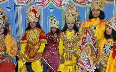 विजय दशमी पर उमड़ी भारी भीड़: रामलीला मंचन के दौरान रावण वध देख भावुक हुए दर्शक, अयोध्यापति राम का हुआ भव्य राज्याभिषेक