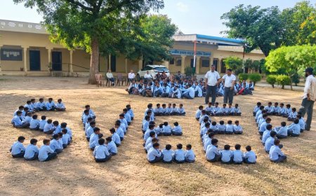 मकराना :घुमंतु वर्ग को मतदान के लिए किया प्रेरित, जूसरी में विद्यार्थियों ने बनाई मानव श्रृंखला
