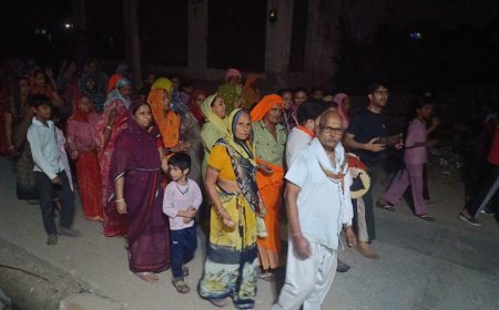 अलावडा में आस्था का सैलाब: शरद पूर्णिमा की धवल चांदनी में ग्रामीणों ने लगाई कस्बे की परिक्रमा, शुरू हुआ कार्तिक मास का अनुष्ठानअलावडा में आस्था का सैलाब: शरद पूर्णिमा की धवल चांदनी में ग्रामीणों ने लगाई कस्बे की परिक्रमा, शुरू हुआ कार्तिक मास का अनुष्ठान