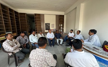 सोयला मार्केट में कृषि अधिकारियों का औचक निरीक्षण: POS मशीन और स्टॉक रजिस्टर की हुई गहन जांच, दिशा-निर्देश जारी