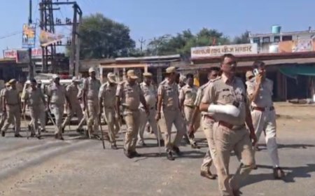 पंचायत चुनाव को लेकर पुलिस सख्त: राजगढ़ में डीएसपी के नेतृत्व में निकाला गया फ्लैग मार्च, मतदाताओं से बिना डर के वोट डालने की अपील