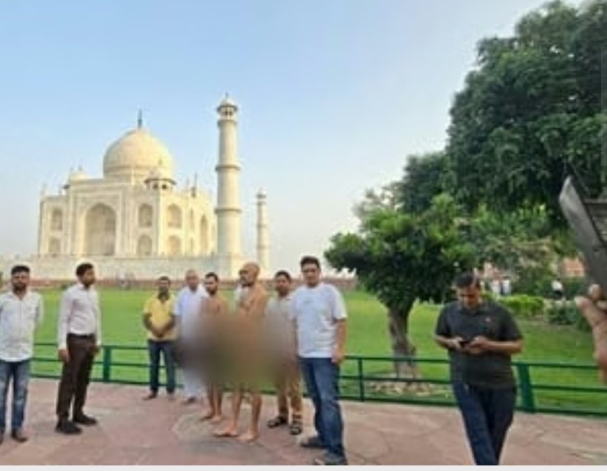 जैन मुनि समत्व सागर महाराज ने ताजमहल में देखी नक्काशी, बोले संरक्षण समाज की जिम्मेवारी