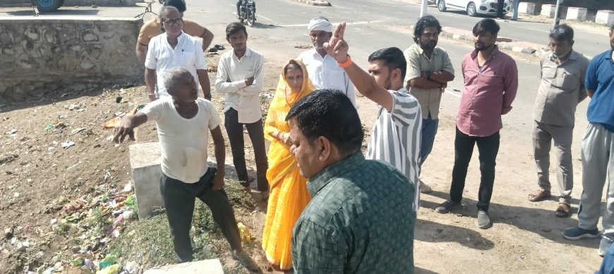 नवनिर्वाचित पालिका अध्यक्ष ने किया बायोसा मंदिर तालाब का औचक निरीक्षण, युद्ध स्तर पर सफाई के निर्देश