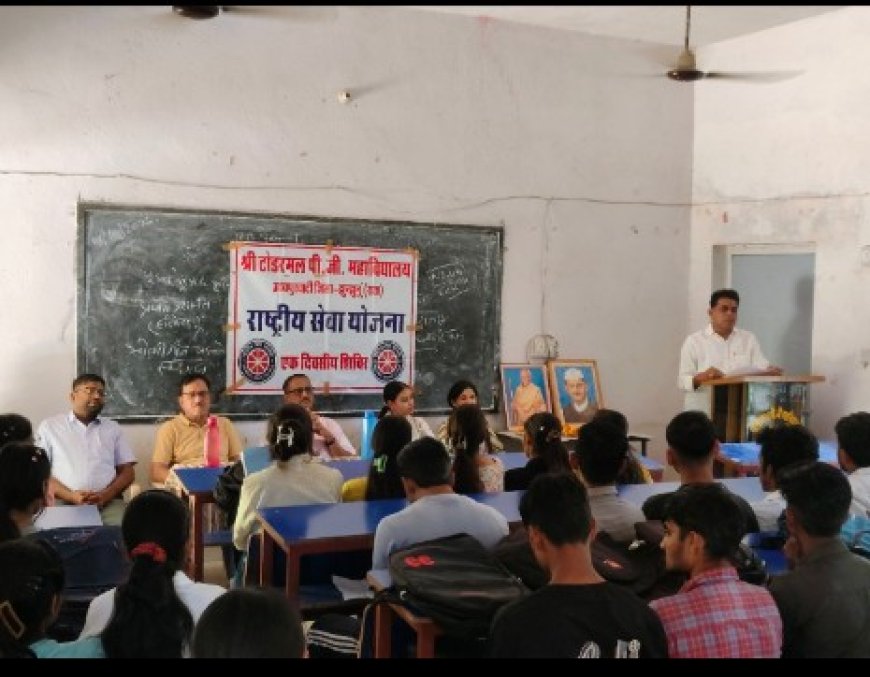 श्री टोडरमल पीजी कॉलेज में मनाई गांधी व शास्त्री जयंती: अल्फा कॅरियर व क्रिएटिव प्ले स्कूल में भी हुए विविध कार्यक्रम