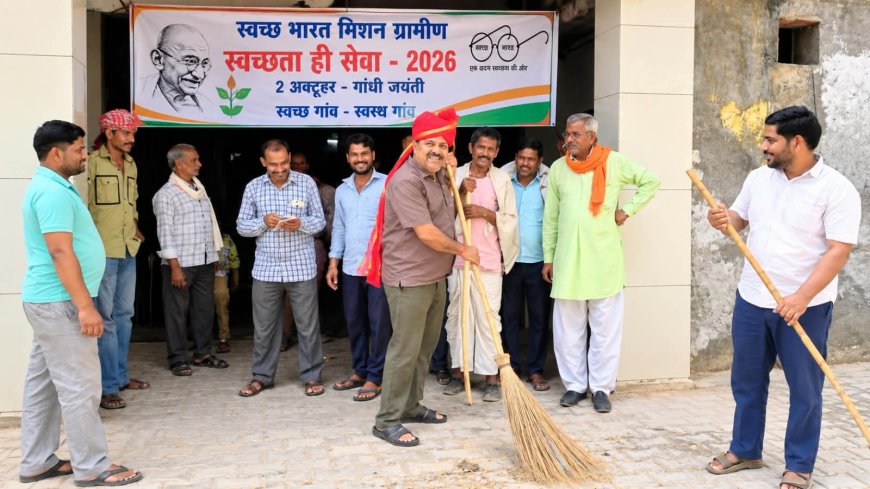 कठूमर में गांधी जयंती पर ‘स्वच्छता ही सेवा’ अभियान के तहत निकली प्रभात फेरियां, ग्रामीणों ने ली स्वच्छता की शपथ; ‘एक पेड़ मां के नाम’ के तहत हुआ पौधारोपण