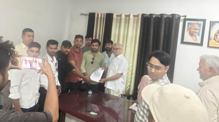 हादसों को दावत दे रहा हथैनी रोड से जिरौली तक का मुख्य मार्ग, तत्काल मरम्मत और चौड़ीकरण की मांग,विधायक सुभाष गर्ग को सौंपा ज्ञापन