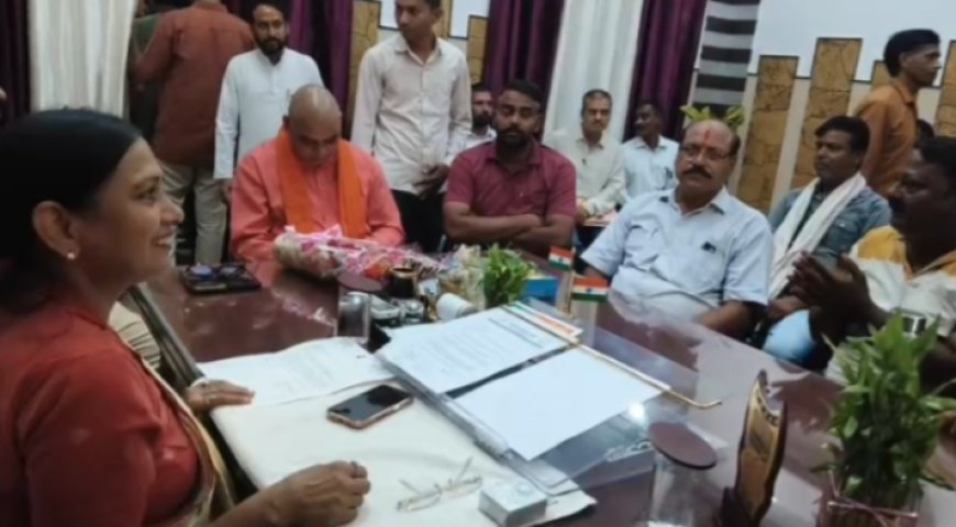 अलवर नगर निगम में गरमाया सफाई कर्मचारियों का मामला: अनुभव प्रमाण पत्र नहीं मिलने पर दी  हड़ताल की चेतावनी
