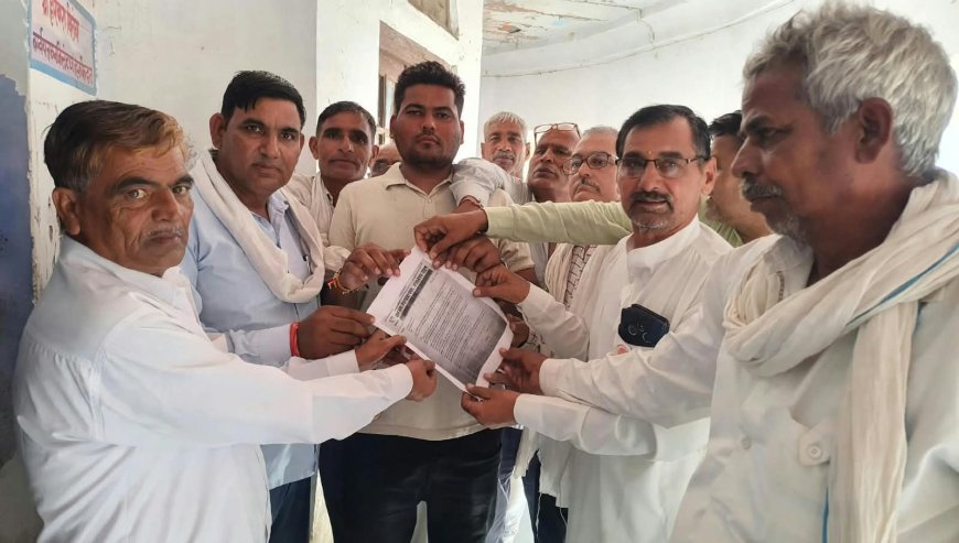 कठूमर में किसानों का हल्लाबोल: बाजरा समर्थन मूल्य पर खरीद और यूरिया-डीएपी की मांग को लेकर तहसीलदार को सौंपा ज्ञापन