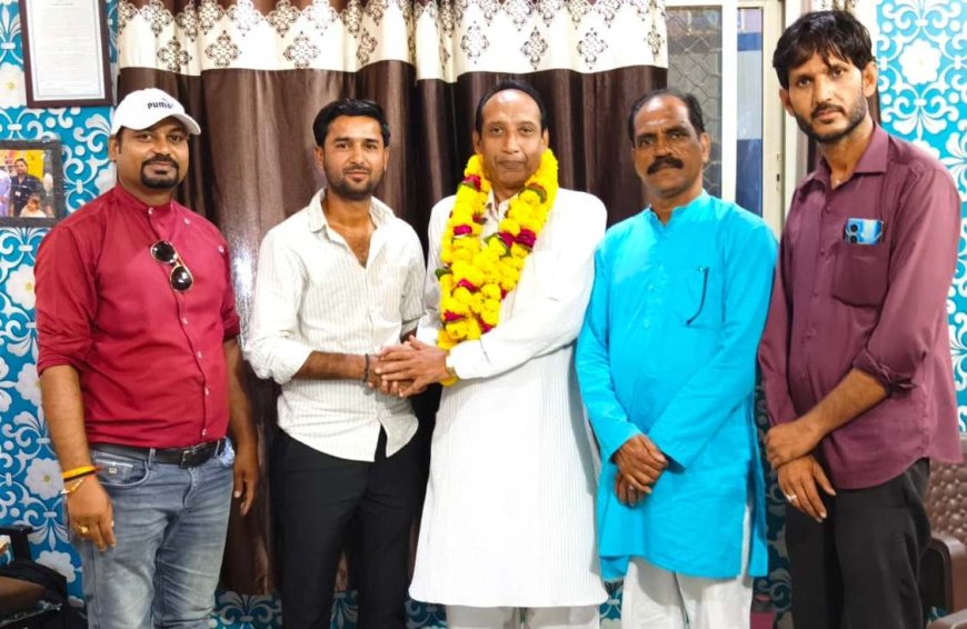 बारां में वरिष्ठ अधिवक्ता डॉ. खलील खान गौरी को मिली डॉक्टरेट की उपाधि: सामाजिक और राजनीतिक कार्यकर्ताओं ने घर पहुंचकर किया अभिनंदन