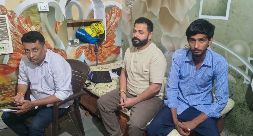 हैवी एमएलसी रिपोर्ट बनाने की एवज में मांग रहे थे रिश्वत:35 हजार रुपये की घूस लेते वरिष्ठ चिकित्सा अधिकारी और दलाल रंगे हाथ गिरफ्तार