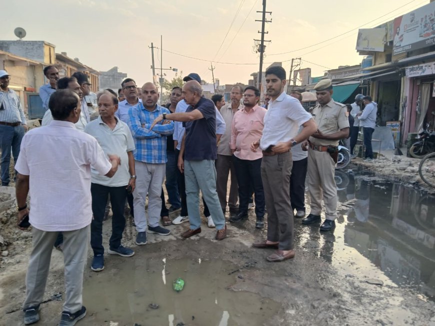 भरतपुर:व्यापारियों के अल्टीमेटम के बाद हरकत में आया प्रशासन; हीरादास से कुम्हेर गेट फ्लाईओवर निर्माण कार्य का अधिकारियों ने लिया जायजा