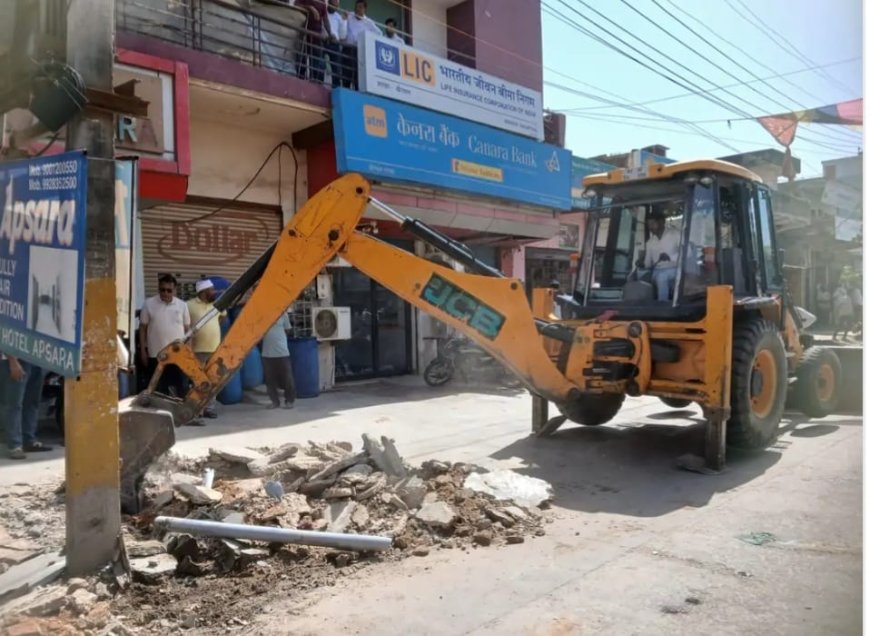 खैरथल में दूसरे दिन भी चला बुलडोजर: मातोर रोड, अग्रसेन मार्ग और रेलवे स्टेशन रोड से हटाए गए अतिक्रमण,सभापति रहे मौजूद