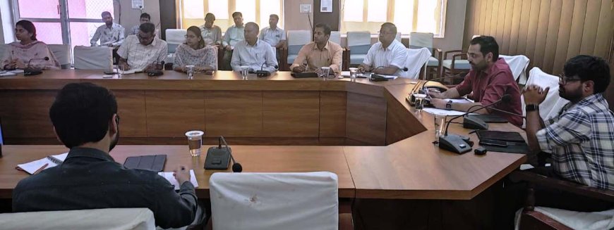 जिला कलक्टर कमर चौधरी की सख्त हिदायत: नवजातों व हाई रिस्क गर्भवती महिलाओं की हो नियमित मॉनिटरिंग, सीएम पोर्टल के परिवादों का हो त्वरित निस्तारण