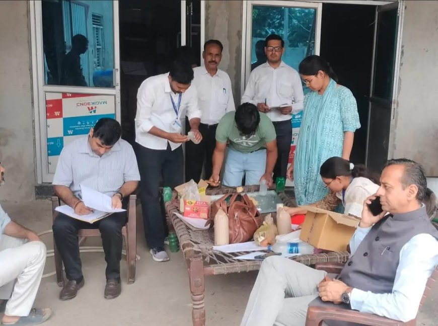 खैरथल में डीएलएसए और खाद्य सुरक्षा विभाग का बड़ा एक्शन: बिना लाइसेंस चल रही दूध डेयरी की आपूर्ति बंद, मिठाइयों के सैंपल लिए