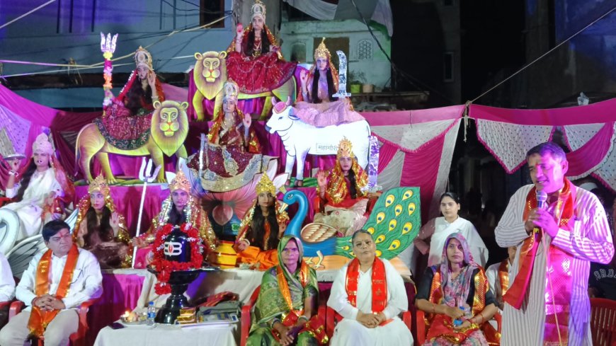 कठूमर में सजी चैतन्य नौ देवियों की भव्य झांकी: सांस्कृतिक प्रस्तुतियों और आध्यात्मिक संदेश ने किया श्रद्धालुओं का मन मोह लिया