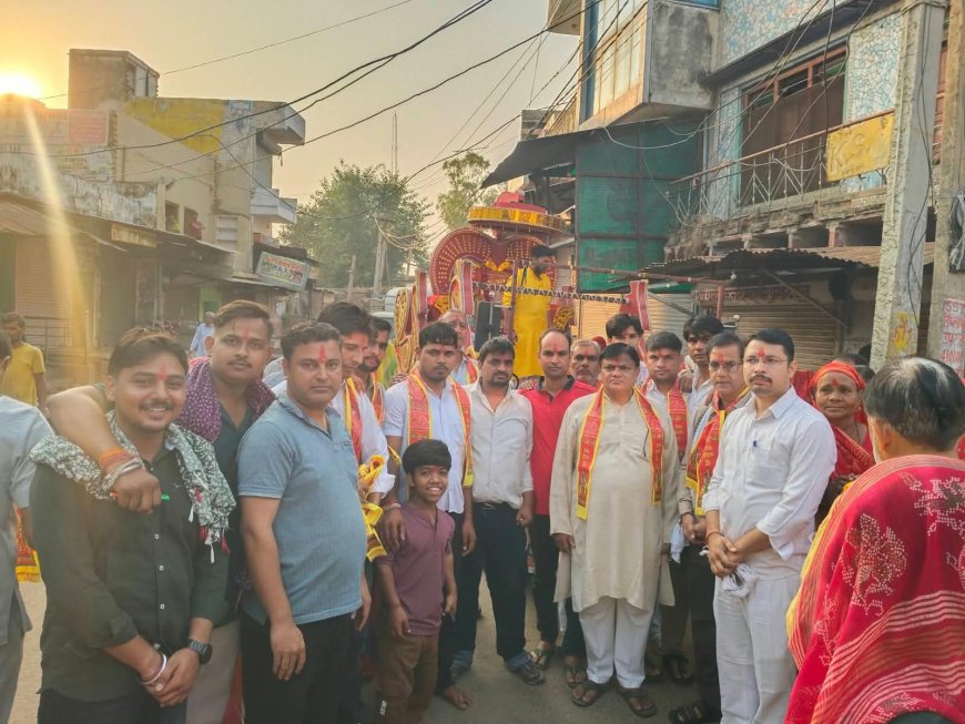 कठूमर से माँ धौलागढ़ देवी की भव्य नवमी पदयात्रा रवाना: हजारों श्रद्धालुओं ने लगाई हाजिरी, भंडारे में ग्रहण की प्रसादी