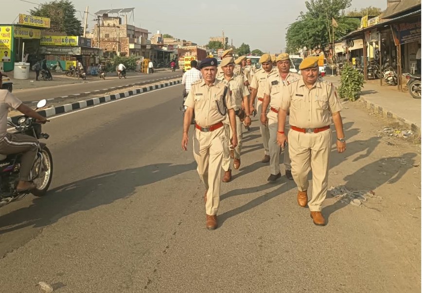 पंचायती राज चुनाव को लेकर पुलिस अलर्ट, बावड़ी सहित कई गांवों में निकाला फ्लैग मार्च