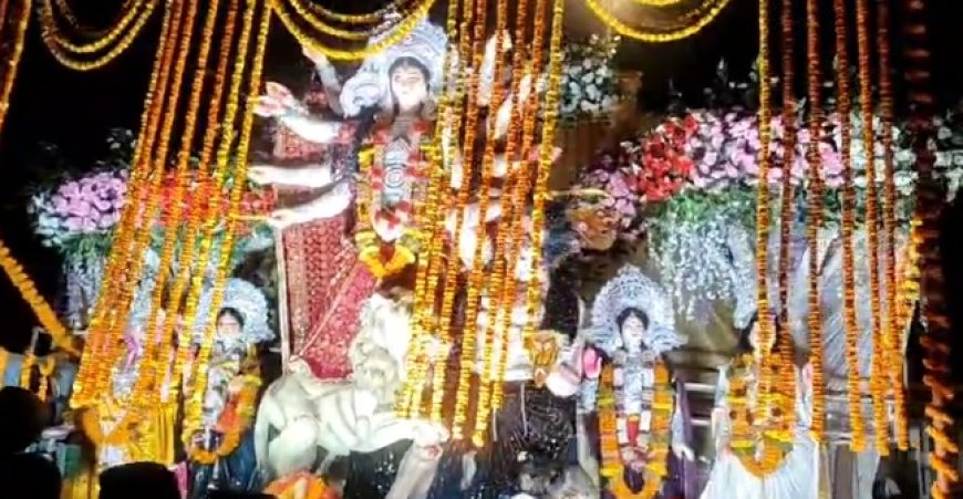 मां दुर्गा के विसर्जन के साथ संपन्न हुआ शारदीय नवरात्रोत्सव, सुख-समृद्धि की कामना के साथ दी विदाई