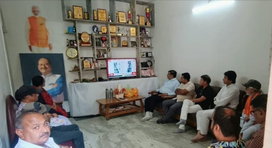 "मन की बात सामाजिक सरोकारों और प्रेरणादायक कार्यों को देती है राष्ट्रीय मंच" - अनिल शर्मा; कोटा उत्तर में भाजपा कार्यकर्ताओं ने सुने प्रधानमंत्री मोदी के विचार