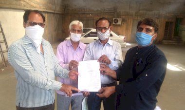 सैलून पार्लर खुलवाने की मांग को लेकर आज मुख्यमंत्री के नाम ज्ञापन सौपा