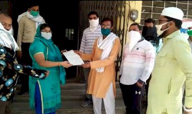 ईद तक दुकानें बंद रखने के लिए मुस्लिम समाज ने ज्ञापन सौंपा