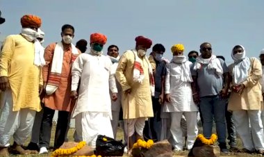 गुर्जर आरक्षण आंदोलन के शहीदों की बरषी पर दी श्रद्धांजली