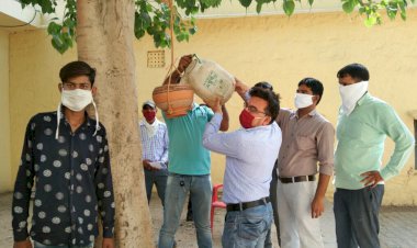 कोरोना वारियर्स ने बेजुबान पक्षियो के लिये 21 परिण्डे लगाये