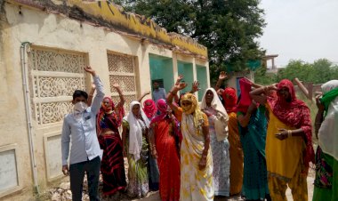 गर्मी की शुरूआत में ही पानी के लिए हाहाकार, महिलाओं ने किया हंगामा, सुनाई खरीखोटी