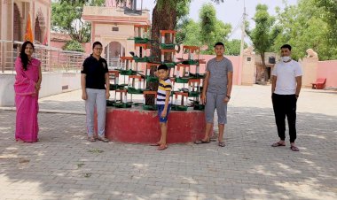 जोईंट कमिश्नर यादव का अपनी पत्नी के साथ 500 परिंदे लगाने का मिशन