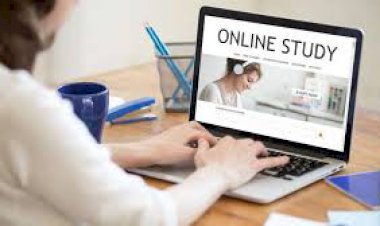 कोरोना महामारी के मध्य विद्यार्थियों के लिए ऑनलाइन कक्षाएं शुरू