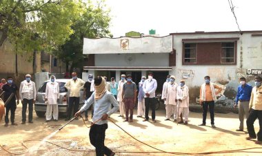 कोरोना से बचाव के लिए कराया डीप सैनेटाएज दवा का छिड़काव