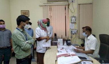 आयुर्वेद चिकित्सकों और फार्मासिस्ट ने मुख्यमंत्री और चिकित्सा मंन्त्री के नाम से जिला कलेक्टर को सौपा ज्ञापन