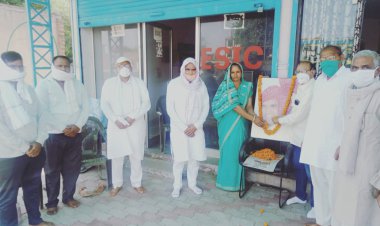 किसानों के मसीहा स्वर्गीय श्री राजेश पायलट साहब की 20वीं पुण्यतिथि पर कांग्रेस कार्यालय मे श्रद्धांजलि सभा आयोजित की गई