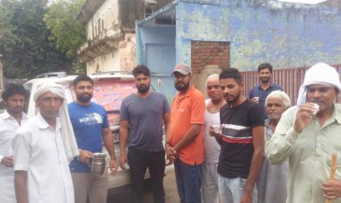 कोरोना महामारी से बचाव के लिए आमजन को पिलाया आयुर्वेदिक काढ़ा