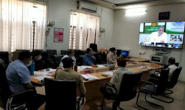 वीसी के माध्यम से कलक्टर ने दी मुख्यमंत्री को भीलवाड़ा जिले कि वस्तुस्थिति की जानकारी