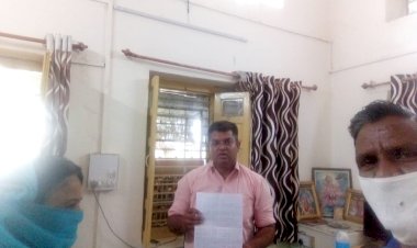 कस्बे में विद्युत आपूर्ति समय पर नहीं करने पर सहायक अभियंता को ग्रामीणों ने सौपा ज्ञापन