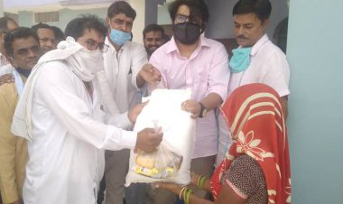 रामगढ़ कस्बे में कॉंग्रेस कार्यकर्ताओं द्वारा कॉंग्रेस पार्टी के पूर्व राष्ट्रीय अध्यक्ष राहुल गांधी जी के जन्मदिन के अवसर पर राशन किट वितरित की गईं