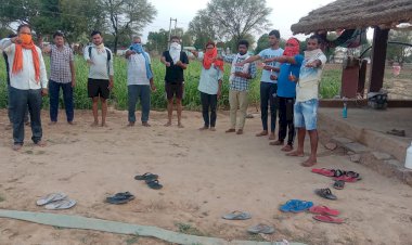 भाजपा कार्यकर्ताओं ने वीर शहीद सैनिकों को श्रद्धांजली देकर चाइना सामान का बहिष्कार करने की ली गई शपथ