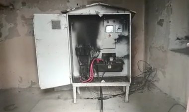 आकाशीय बिजली से जलदाय विभाग का पैनल बोर्ड जला, फाल्ट से गाँव रहा अंधरे में